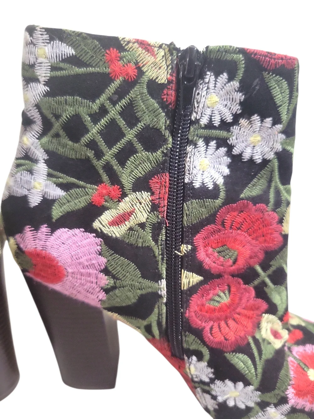 Just Fab Embroidered Block Heel Ankle Booties Size 9.5 EUC